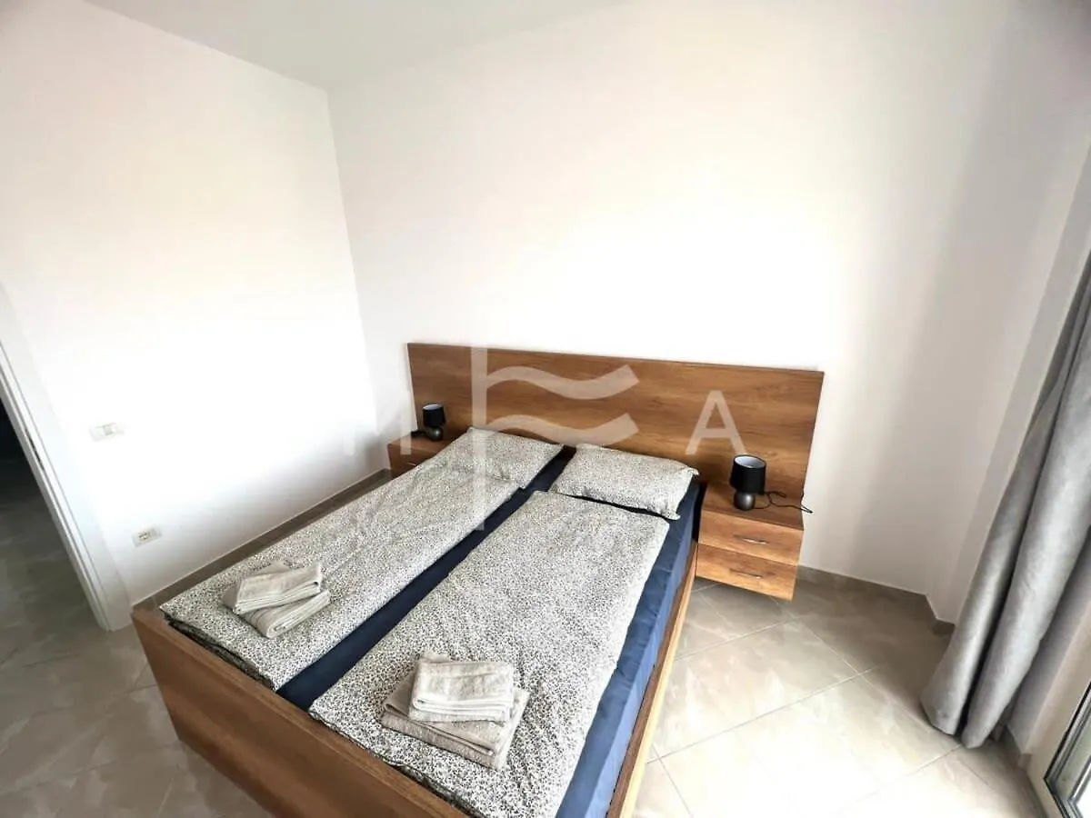Top 2 Bedrooms Apartment 120M2 Golem  Albânia