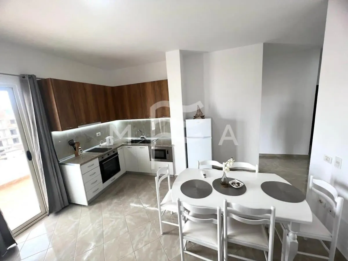 Top 2 Bedrooms Apartment 120M2 Golem  Albânia